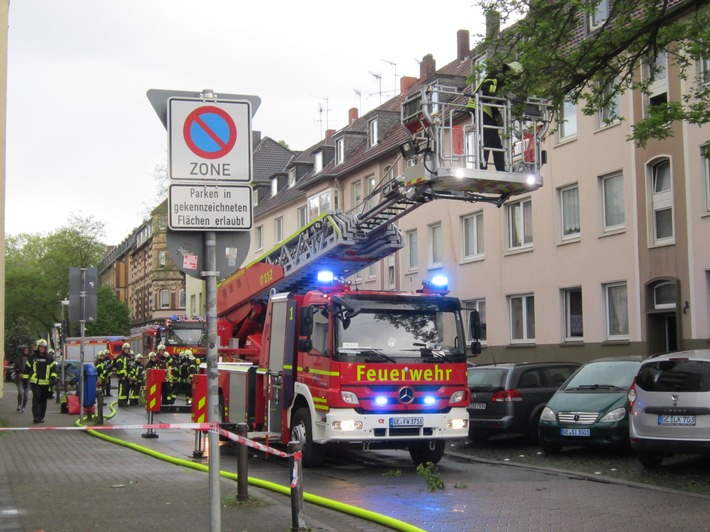 FW-GE: Kellerbrand in Schalke, eine Person ins Krankenhaus transportiert!